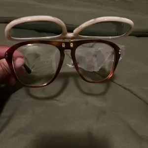 Authentic Beige Havana Shades Brand New With Authenticity Certificate Card Gucci | Accessories | Authentic Beige Havana Shades Brand  main image 4